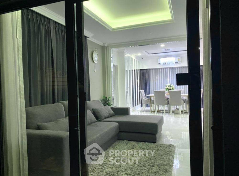 รูป บ้าน 3-ห้องนอน ที่ เซนโทร รามอินทรา-จตุโชติ ใน ออเงิน (ID 1276644) - รูปที่ 2/10