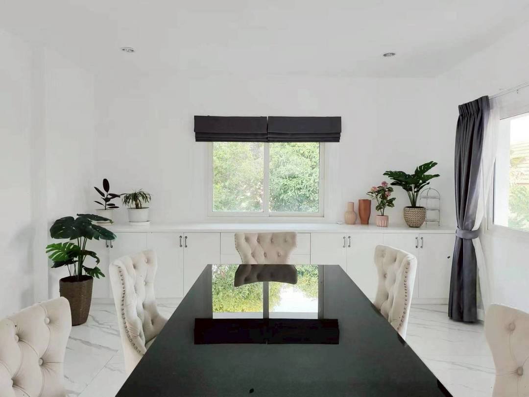 picture Spacious 9-Bedroom Pool Villa in East Pattaya - 4/15