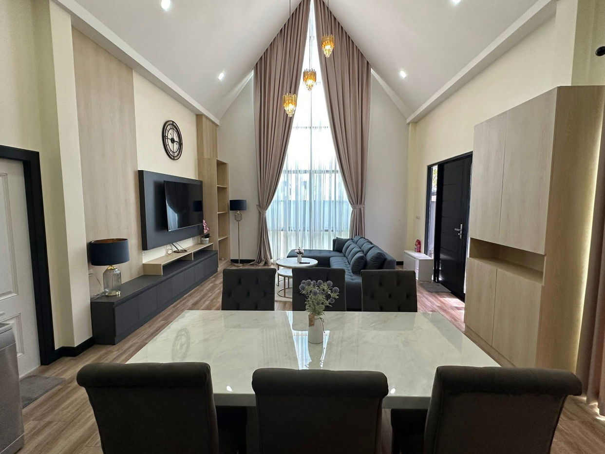 รูป วิลล่าสระว่ายน้ำ 3 ห้องนอนให้เช่า ในทำเลสยามคันทรีคลับ - รูปที่ 5/15