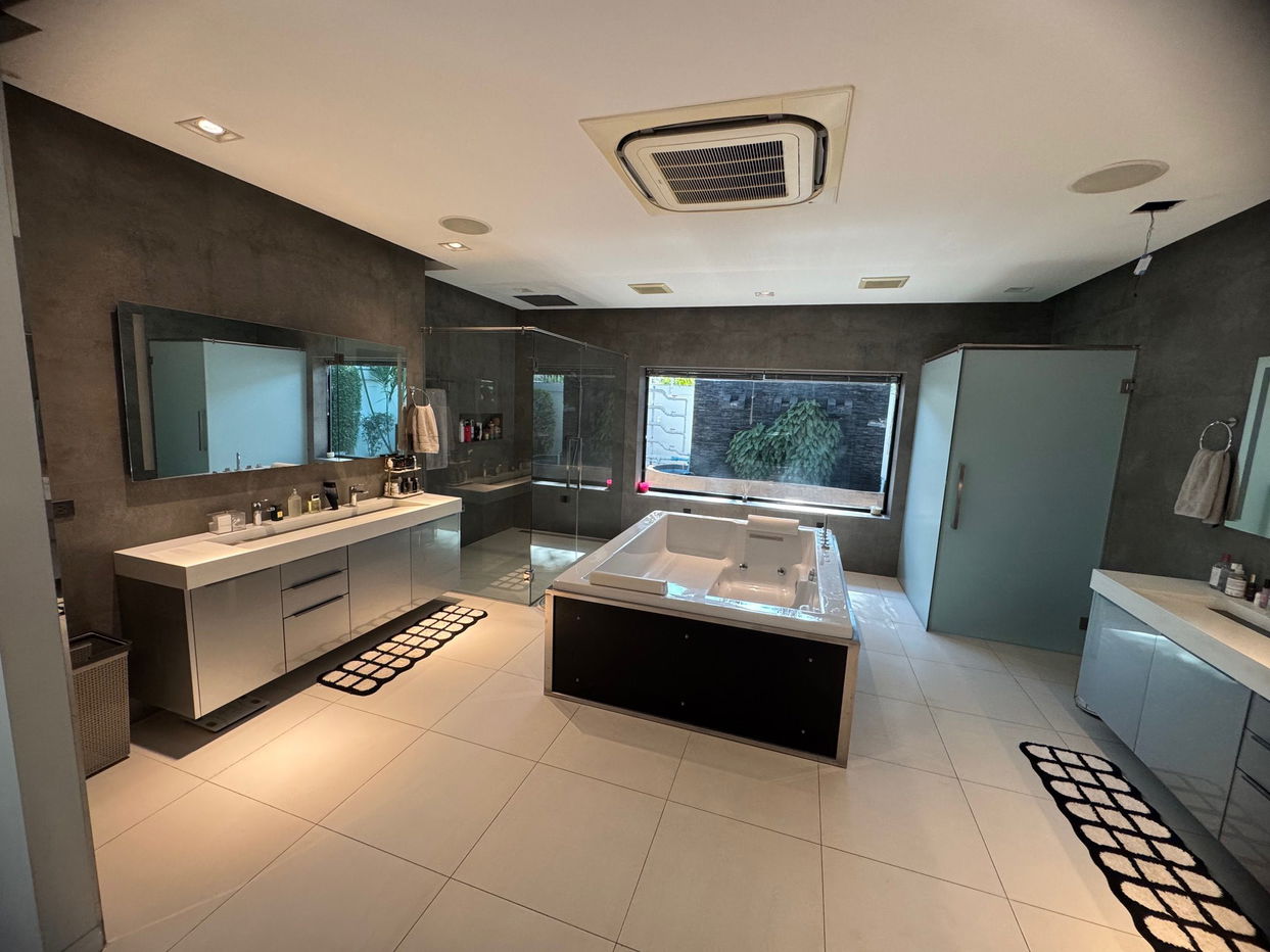 picture 6 Bedrooms Pool Villa in Jomtien for Sale - 9/16