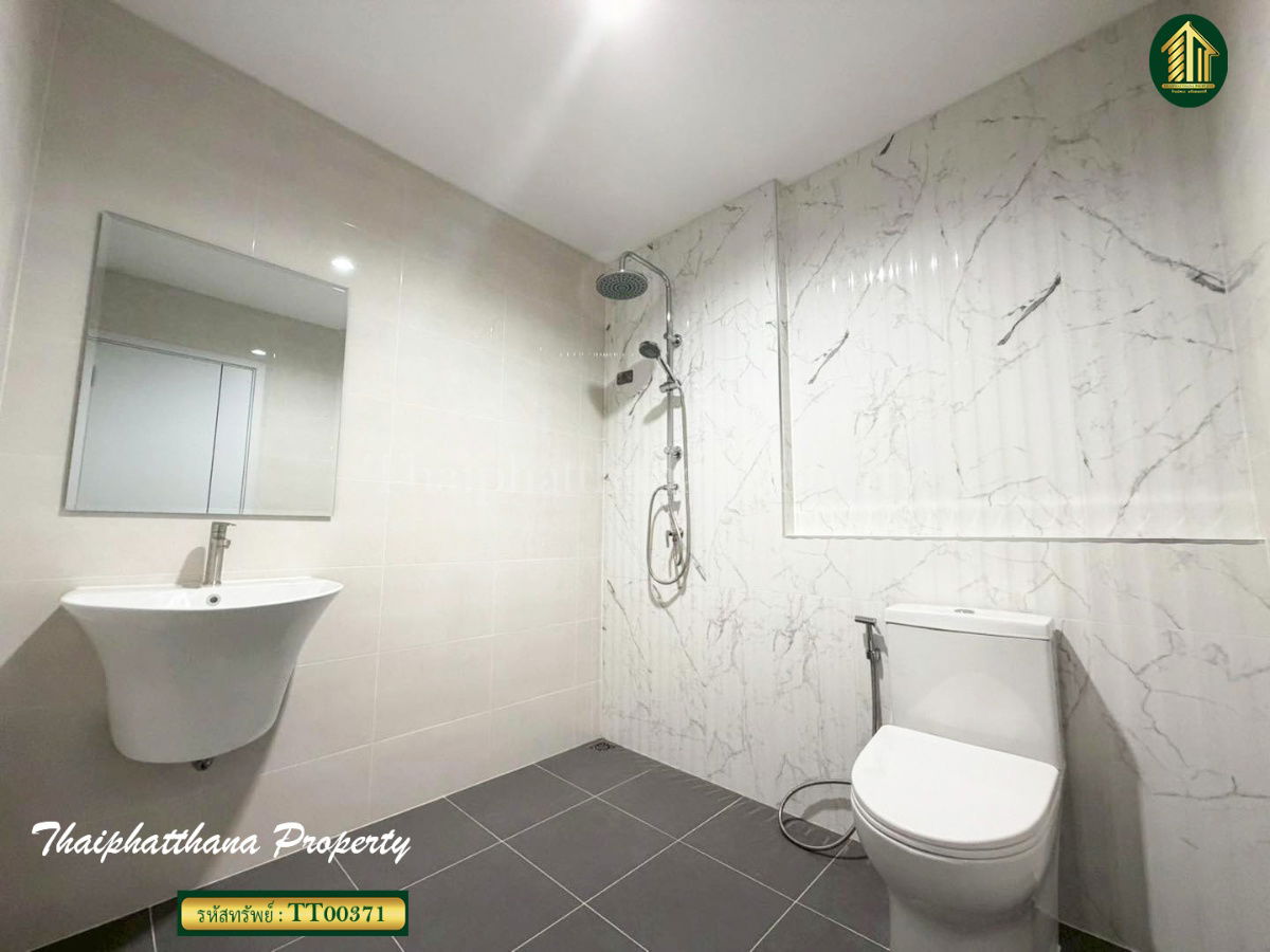 รูป ทาวน์โฮม 3 ชั้น ซอยนาคนิวาส ลาดพร้าว รีโนเวทใหม่ สวย พร้อมเข้าอยู่ - รูปที่ 14/15