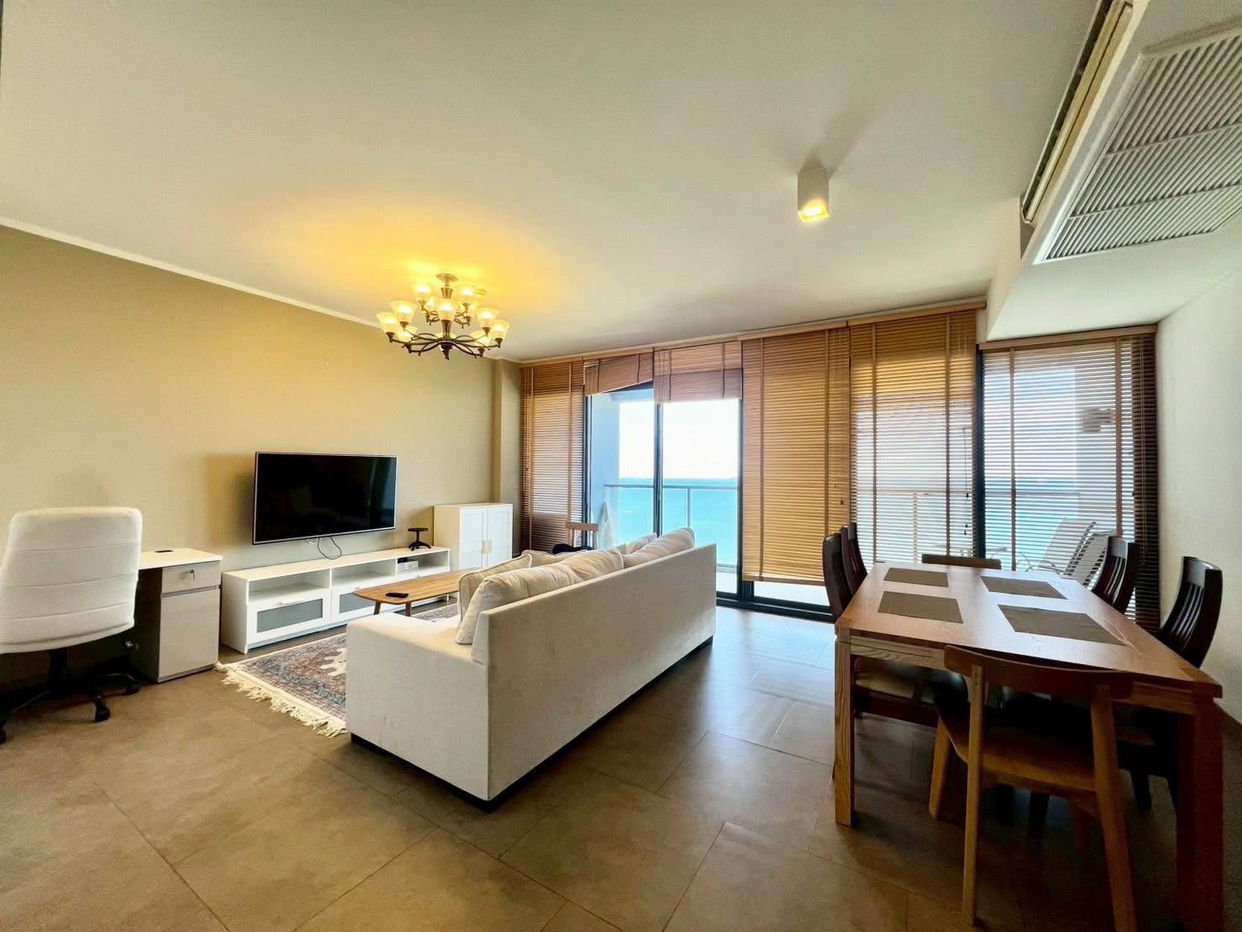 picture Zire Wongamat Condo for Sale – Luxury Beachfront Living - 4/15