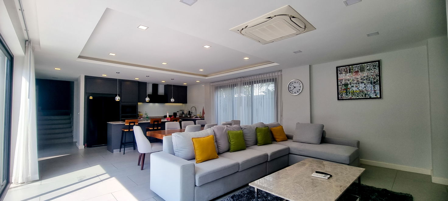 รูป Elegant 2-Storey House For Sale in Jomtien - รูปที่ 7/20