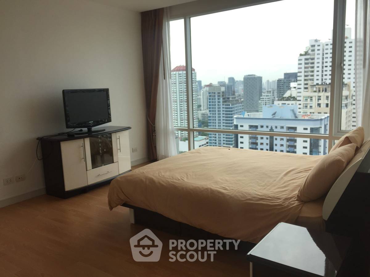 picture 2-BR Condo at Fullerton Sukhumvit near BTS Ekkamai (ID 514443) - 4/6