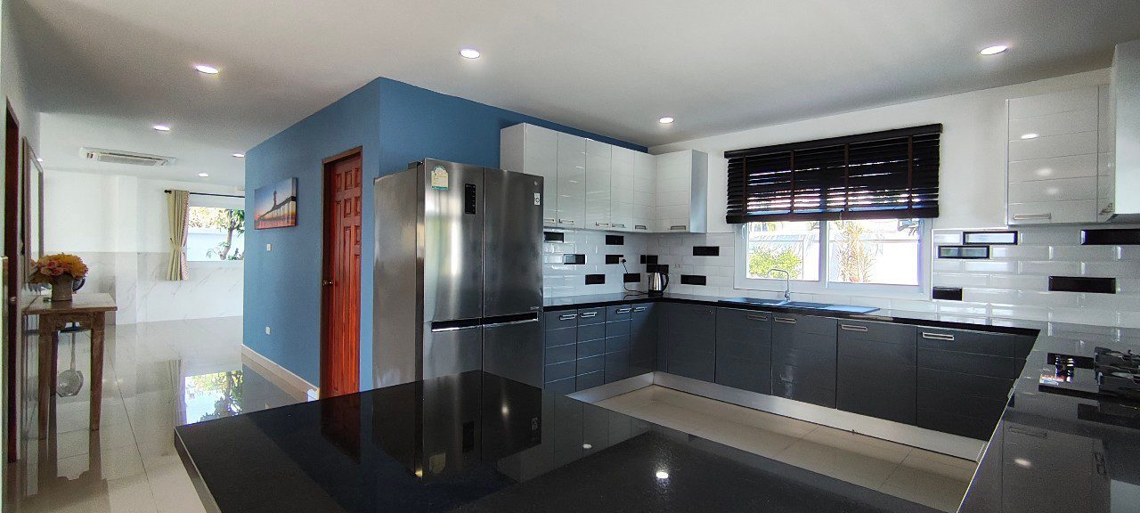 picture 5 Bedrooms House for Sale in Huay Yai - 9/27