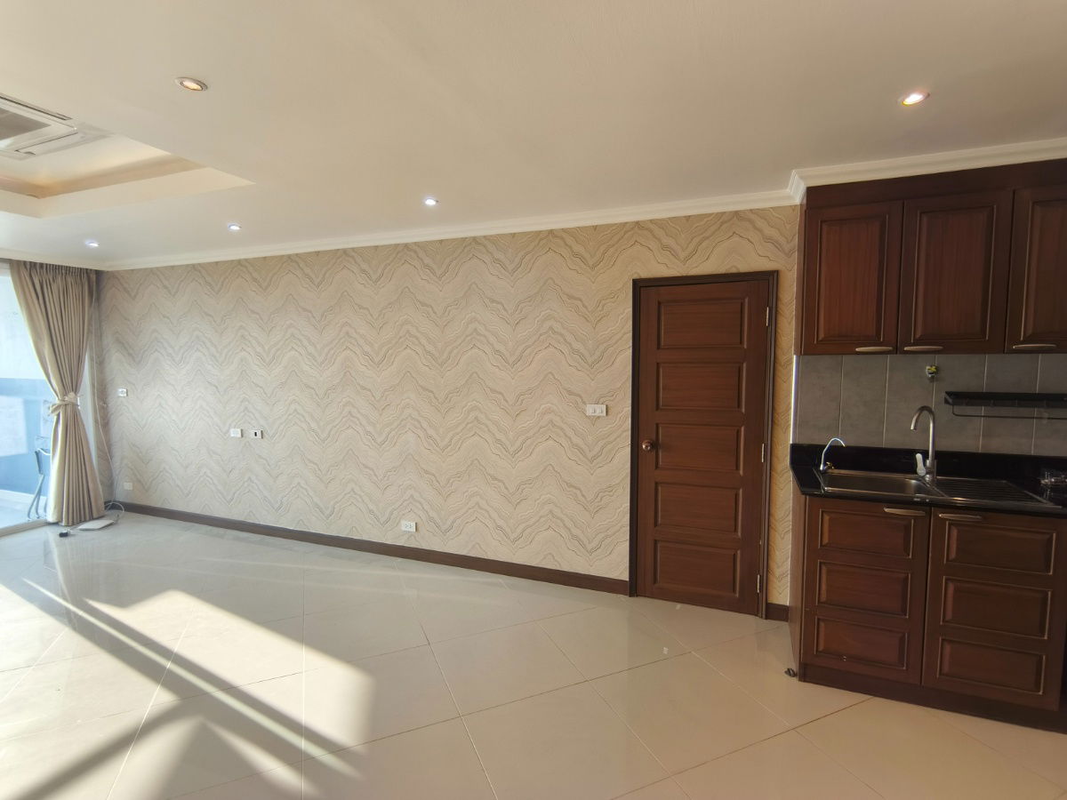 picture Jomtien Plaza Condotel (406/261 Village. 12, Jomtien Beach Road, Nongprue,  Chonburi 20150) - 8/42