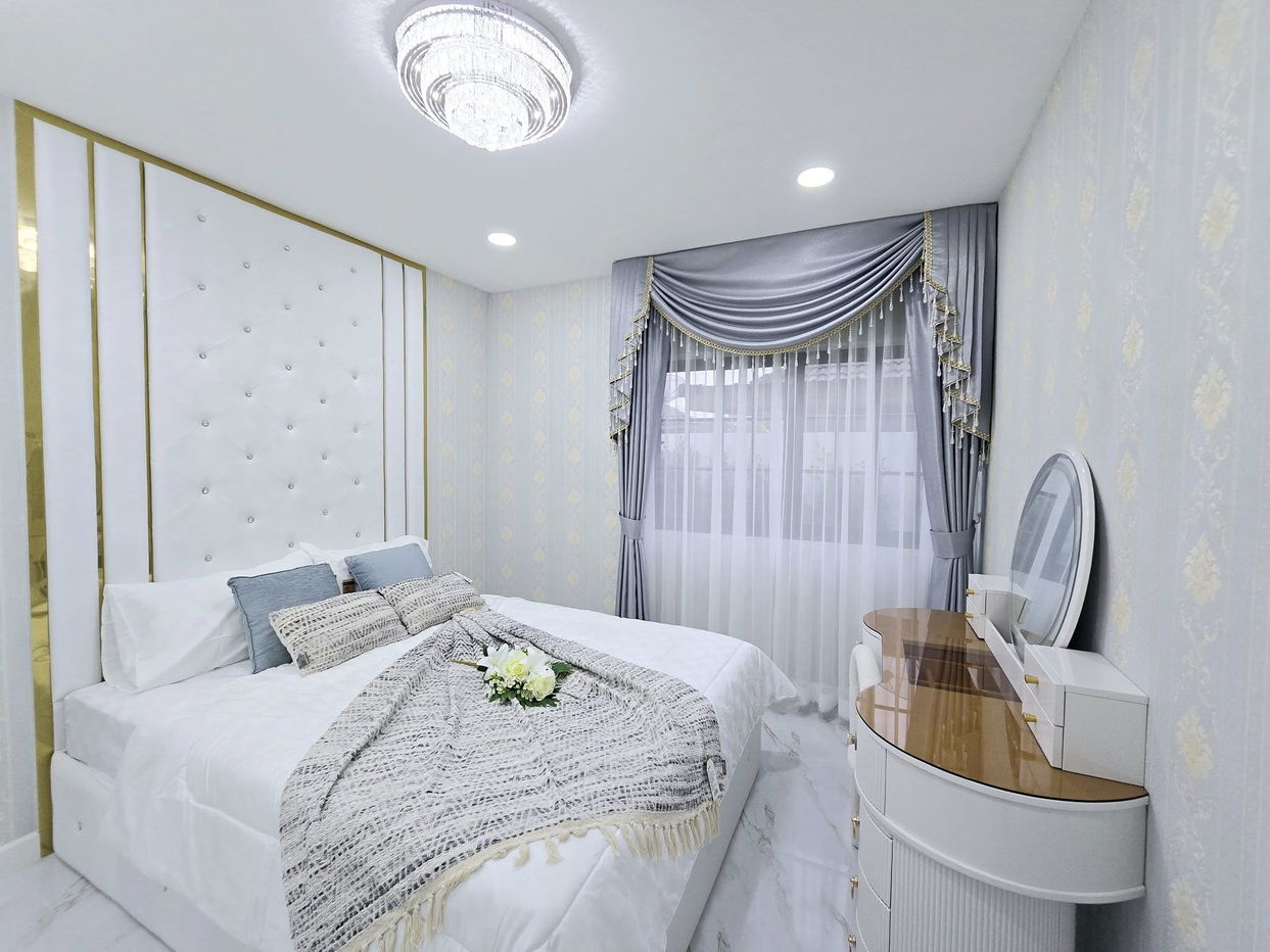 picture 4 Bedrooms House for Sale in Mabprachan - 11/17