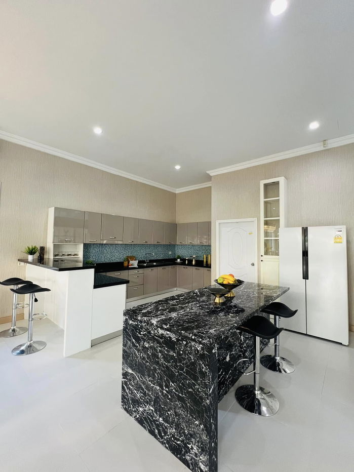 picture 4 Beds Pool Villa for Sale in Huay Yai - 4/8