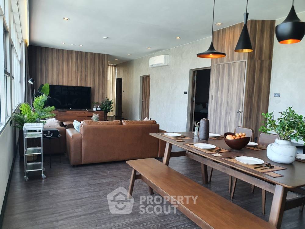 picture 3-BR Condo at The Room Bts Wongwianyai near BTS Wongwian Yai (ID 513621) - 4/17