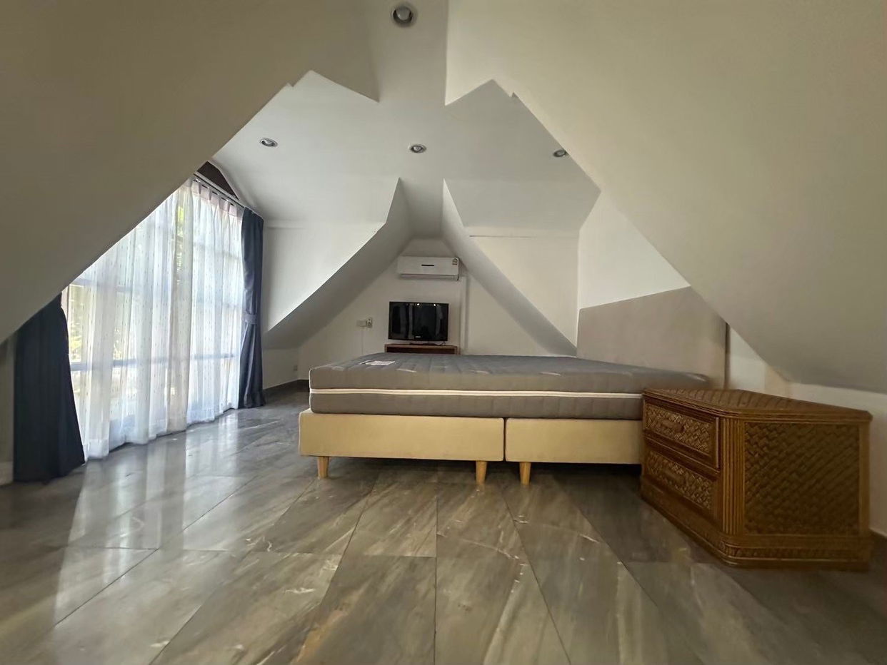 รูป วิลล่าสระว่ายน้ำ 7 ห้องนอนให้เช่า – ทัพพระยา - รูปที่ 10/13