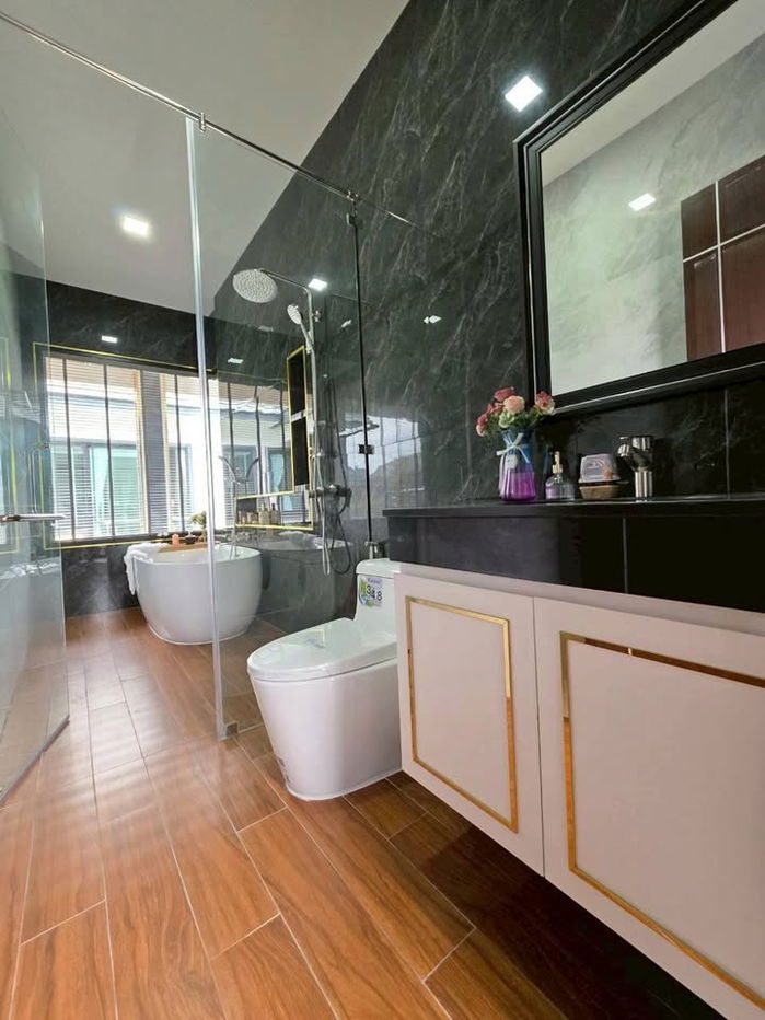 picture Luxury Pool Villa for Sale in Mabprachan - 18/19