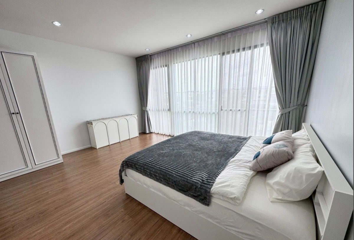 รูป เช่าทาวน์โฮม 3 ชั้น ม. บ้านกลางเมือง พระราม 9 - กรุงเทพกรีฑา สวย เฟอร์ครบ สนใจแอตไลน์ครับ@841qqlnr - รูปที่ 17/29