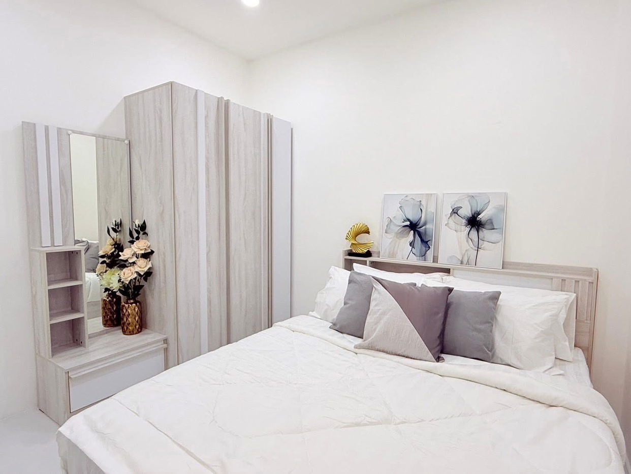 picture 3-Bedroom Townhouse for Sale in Siam Country Club - 11/15