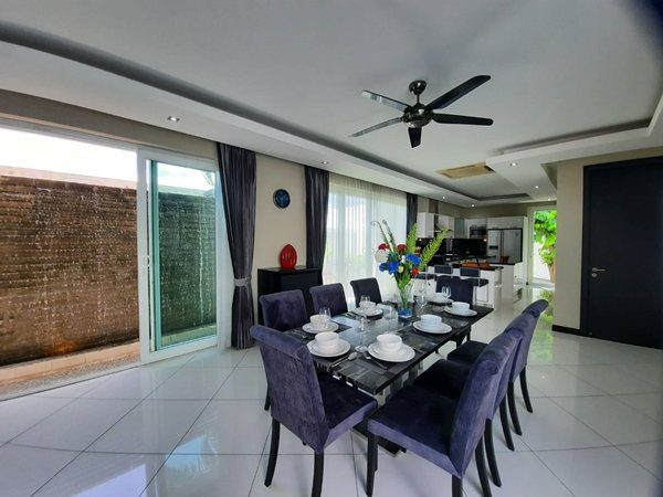 picture Palm Oasis Villas for Sale - 7/17