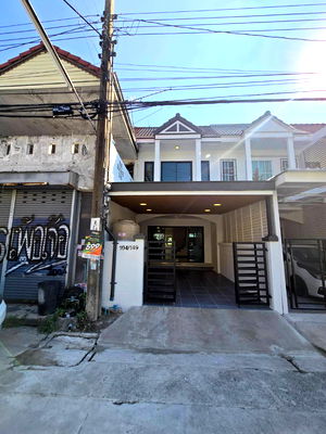 ทาวน์โฮม วิทยาลัยเทคนิคมีนบุรี : ทาวน์เฮ้าส์2ชั้น รีโนเวทใหม่ ทำเลดี ใกล้สนามบินสุวรรณภูมิ  หมู่บ้าน รุ่งนภาเพลส  ซอยร่มเกล้า16  มีนบุรี