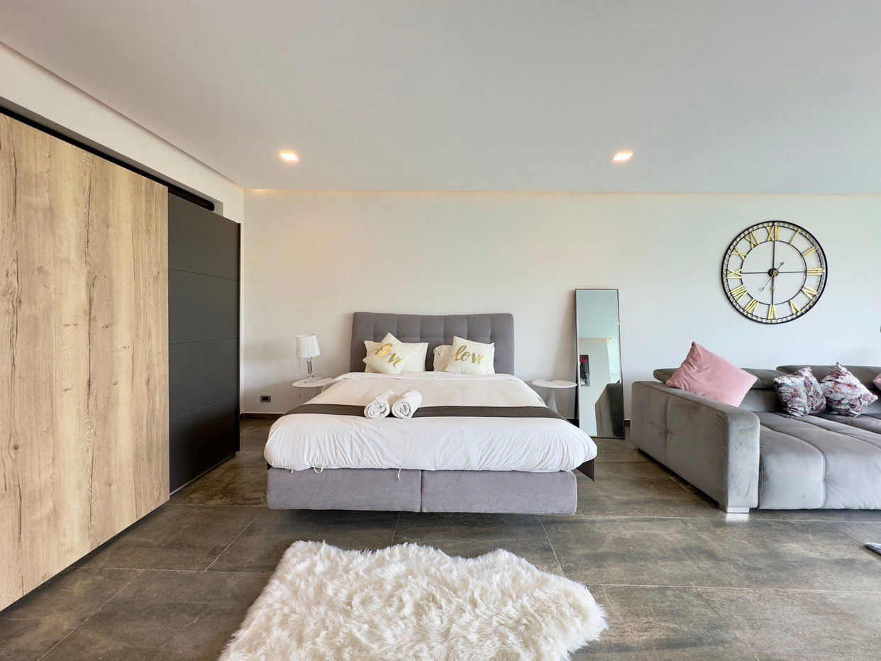 picture Luxury Pool Villa for Sale – Bang Saray - 11/19