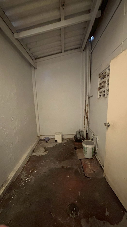 picture Commercial building for sale, 14 sq wah, good location on Petchburi Road. - 33/43