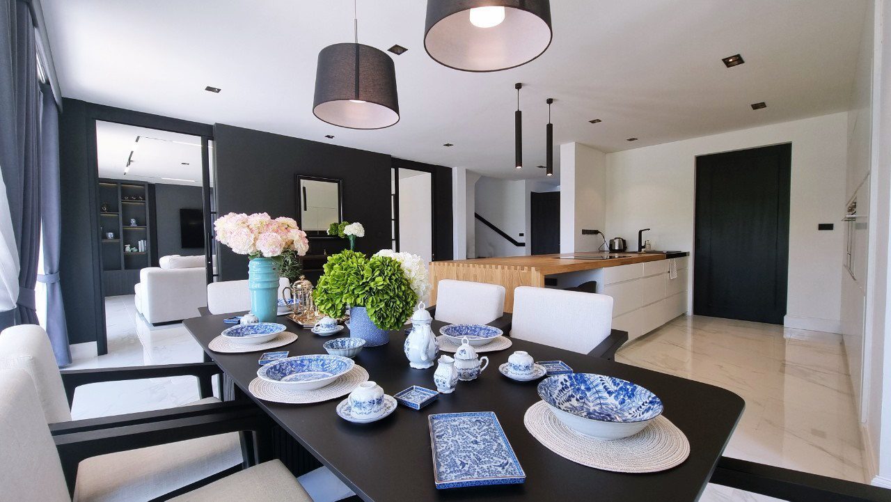 picture Luxury Pool Villa in Mabprachan for Sale - 5/26