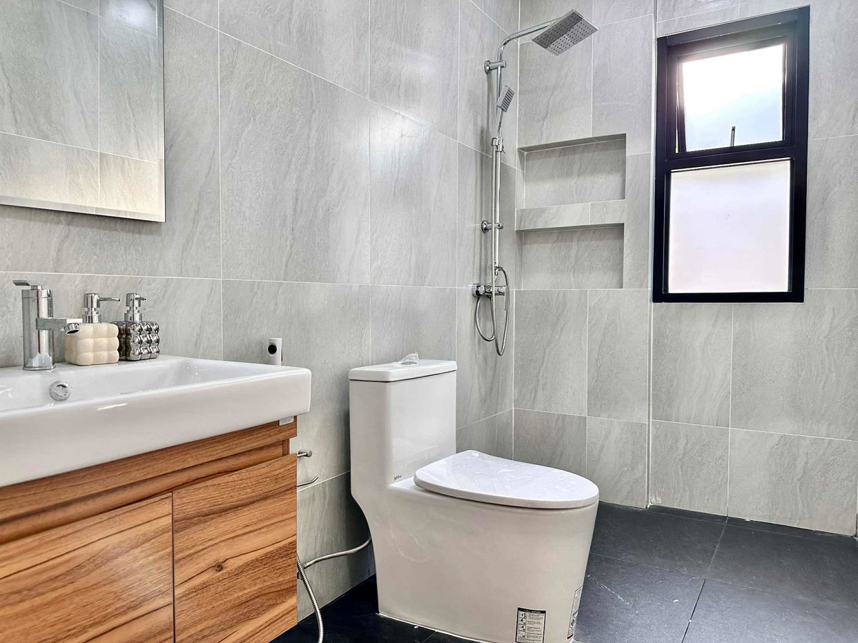 รูป พูลวิลล่า – วิลล่า 4 ห้องนอนสำหรับขายในห้วยใหญ่ - รูปที่ 12/13