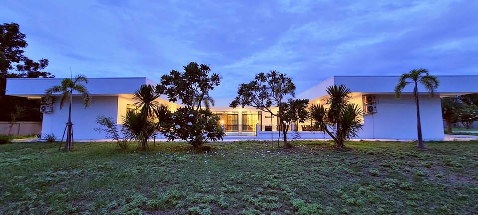 picture Modern Luxury 5 Bedrooms Pool Villa in Khon Kaen for Sale - 10/14