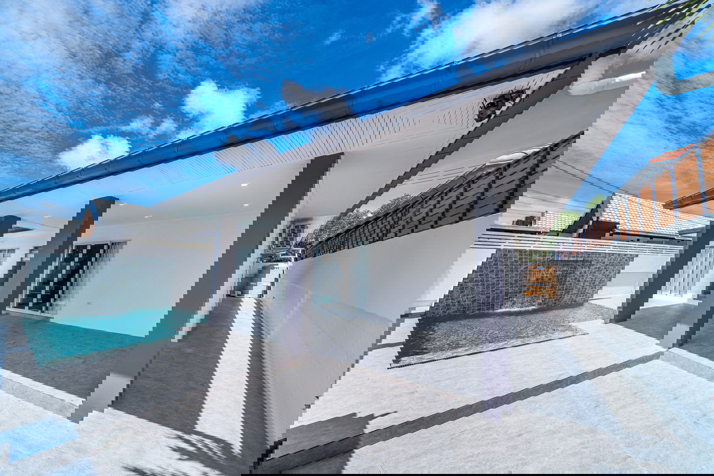 รูป Luxury 5-Bedroom Pool Villa for Sale in Jomtien - รูปที่ 3/15