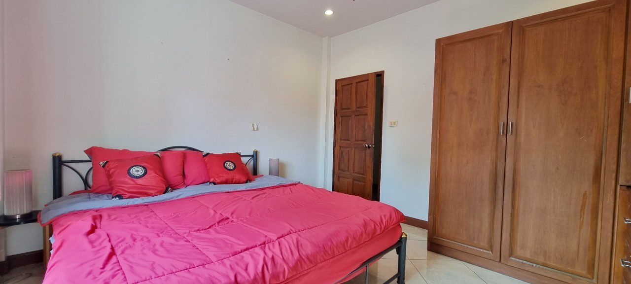 picture Pool Villa in East Pattaya for Sale - 10/17