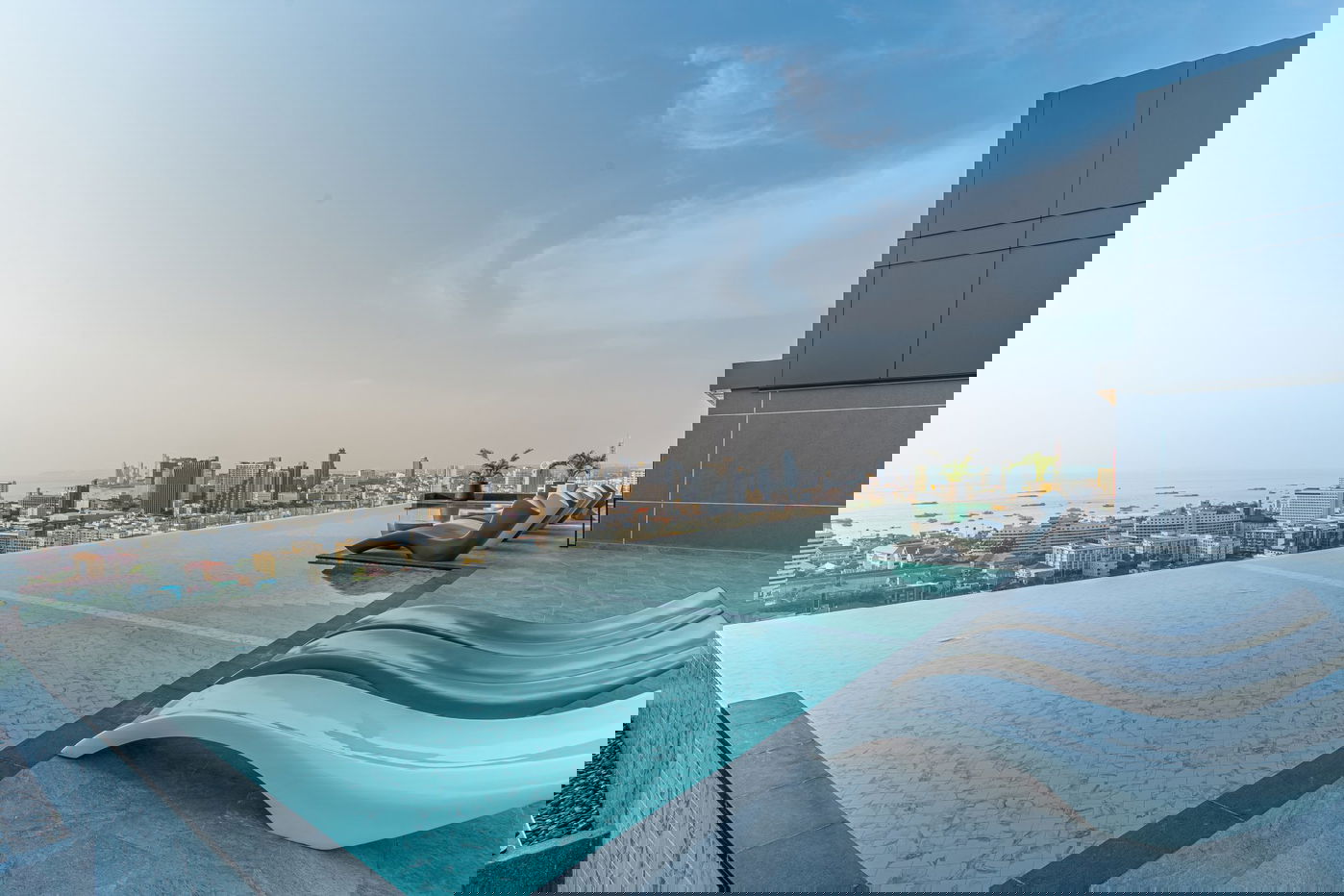 picture Arcadia Millennium Tower 2 Bedrooms for Sale - 2/10