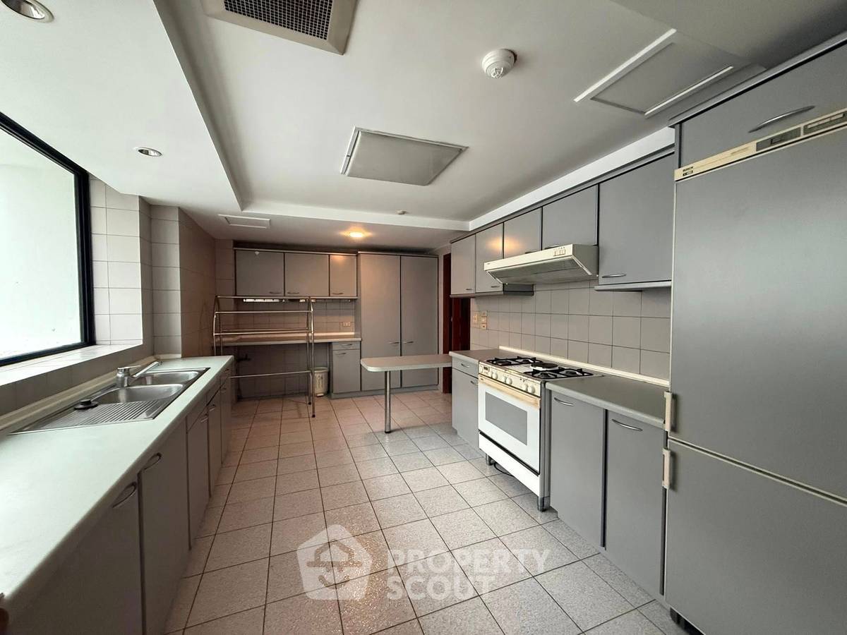 รูป คอนโด 3-ห้องนอน ที่ เพรสซิเดนท์ ปาร์ค คอนโดมิเนี่ยม ใกล้ MRT ศูนย์การประชุมแห่งชาติสิริกิติ์ (ID 2463131) - รูปที่ 13/13