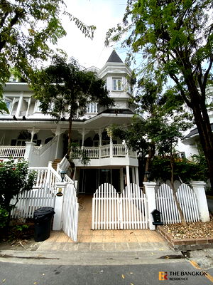 Houses for sale Bangkok : fantasia villa  bangna the privilege of luxury in an economic hub location