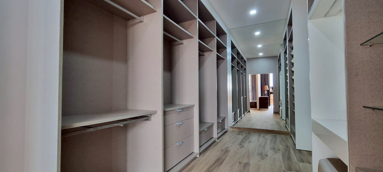 รูป วิลล่าพูลวิลล่าสุดหรูหรา 6 ห้องนอนบนเขาพระตำหนัก - รูปที่ 18/28