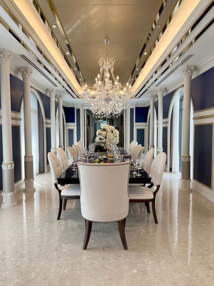 picture Stunning luxury mansion for sale in the prime Pinklao area. This residence is beautifully decorated and ready to move in - 10/20