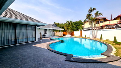 Houses for sale : 3 Bedrooms Pool Villa for Sale in Mabprachan