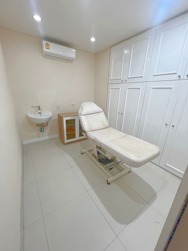 picture Space on 2nd Floor at the Corner for Clinic near MRT Huaykwang 350 m. - 6/8