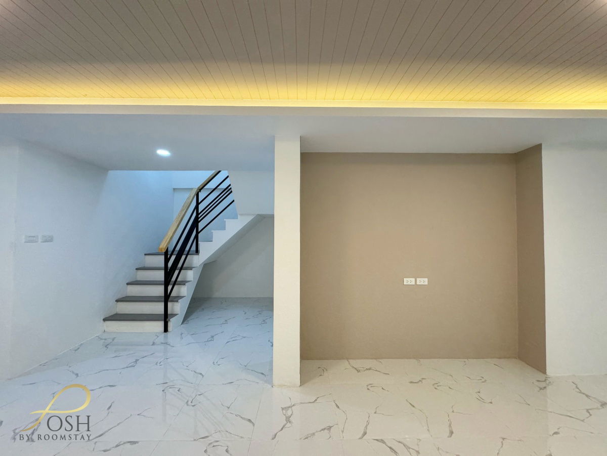 รูป หมู่บ้านชเลคีรี กะทู้ - บ้านรีโนเวทใหม่ทำเลกะทู้  ใกล้ปั๊มบางจากกะทู้ ห้องนอนใหญ่มาพร้อมระเบียง ไม่ชนบ้านหลังอื่น บรรยากาศโปร่งโล่ง - รูปที่ 10/32