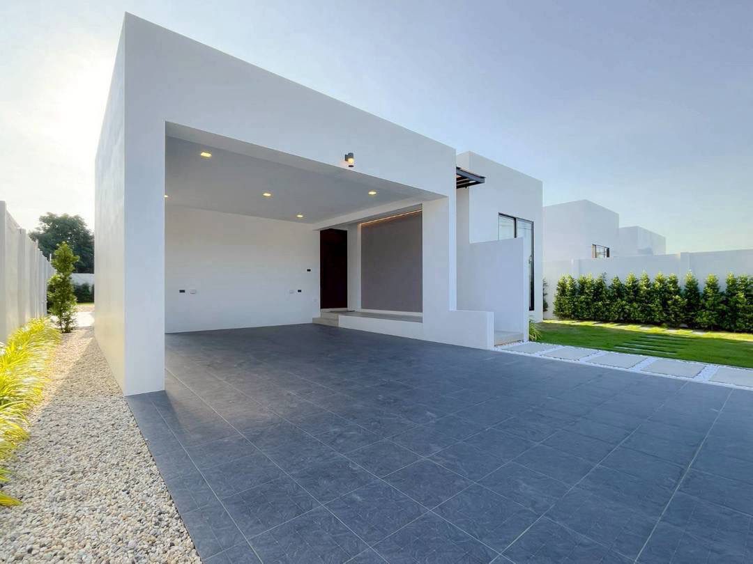 picture Modern Luxury 3-Bedroom Pool Villa for Sale – Mabprachan - 10/10