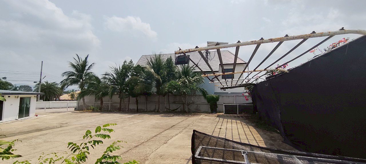 รูป Beautiful Land in Huay Yai - รูปที่ 1/4