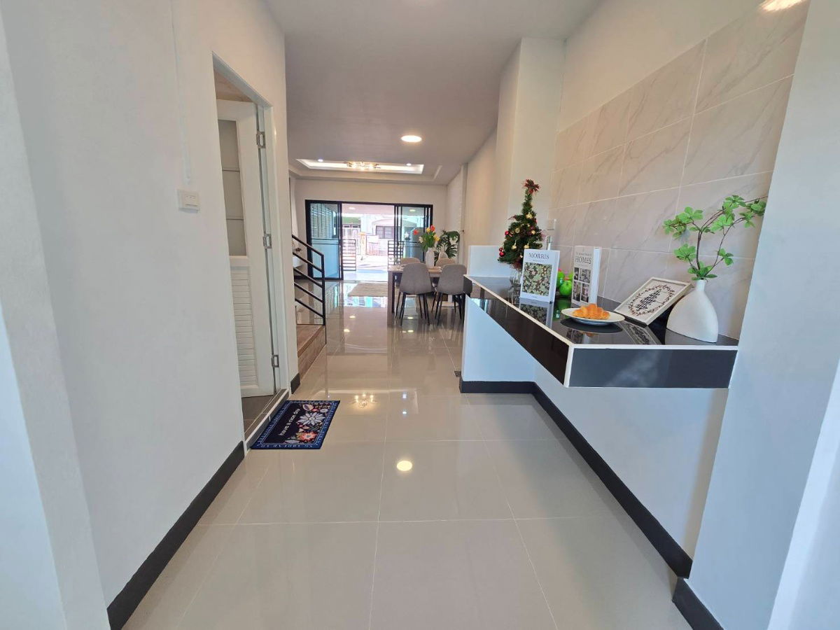 รูป ทาวน์เฮ้าส์2ชั้น รีโนเวทใหม่ ทำเลดี ใกล้สนามบินสุวรรณภูมิ หมู่บ้าน รุ่งนภาเพลส ซอยร่มเกล้า16 มีนบุรี - รูปที่ 13/33