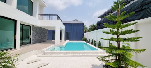 Spacious 4 Bedrooms Pool Villa in Mabprachan for Sale