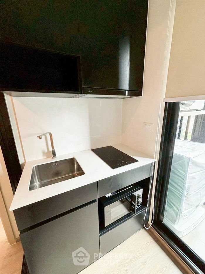 picture 1-BR Condo at Nue District R9 near MRT Phra Ram 9 (ID 2459963) - 9/12