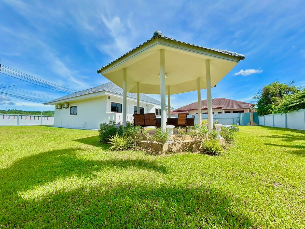 picture 3 Bedrooms Pool Villa for Sale in Bangsaray - 3/14