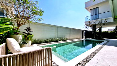 Houses for sale Wat Phra Yai : Luxury Vista Villa in South Pattaya for Sale