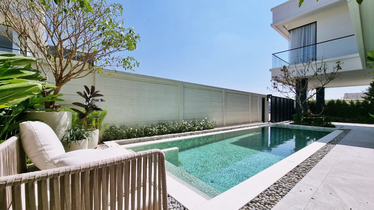 picture Luxury Vista Villa in South Pattaya for Sale - 1/24