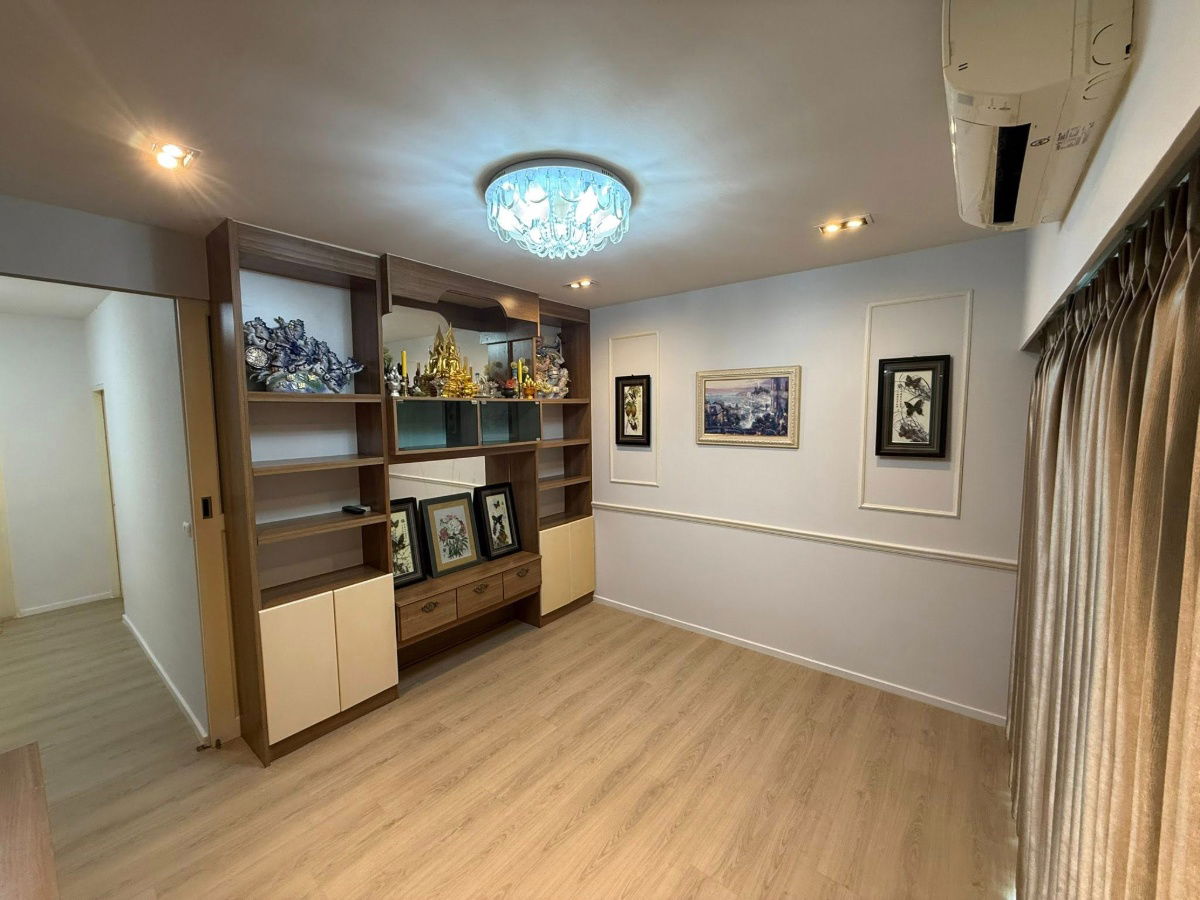 picture 3 stories Townhome 3 bed 3 bath Onnut "Baan Klang Muang Sukhumvit 77" Rent 45K THB Negotiate - 11/19