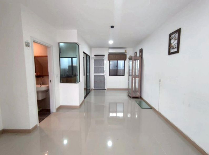 รูป 🔥 ถูกสุดในโครงการ! ทาวน์โฮม 3 ชั้น J Grand สาทร–กัลปพฤกษ์ เงียบสงบ เป็นส่วนตัว - รูปที่ 2/13