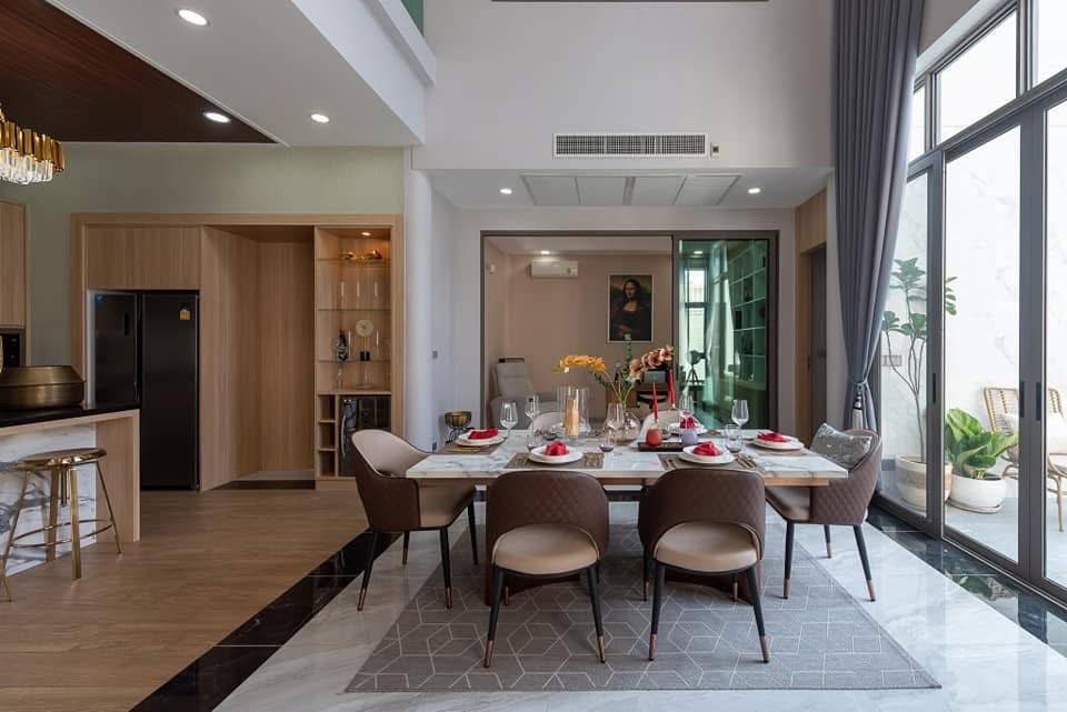 picture Modern Luxury Pool Villa for Sale in Mabprachan - 5/20