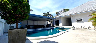 บ้านเดี่ยว หนองปรือ ชลบุรี : ขายพูลวิลล่า 7 ห้องนอนในพัทยาตะวันออก