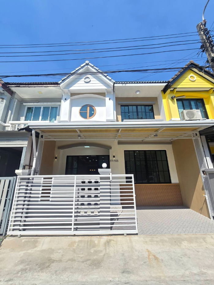 รูป ทาวน์เฮ้าส์ รีโนเวทใหม่ ทำเลดี พร้อมเฟอร์ฯ หมู่บ้าน บุศรินทร์-รามอินทรา ถนนพระยาสุเรนทร์ 40 คลองสามวา - รูปที่ 3/28