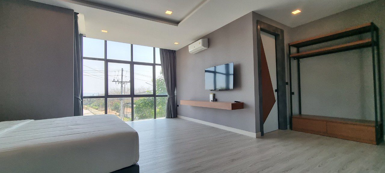 picture Pool Villa in East Pattaya 4 Beds for Rent - 11/20