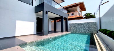 บ้านเดี่ยว ถนนจอมเทียนสาย 1 : ขายพูลวิลล่า 6 ห้องนอนในจอมเทียน