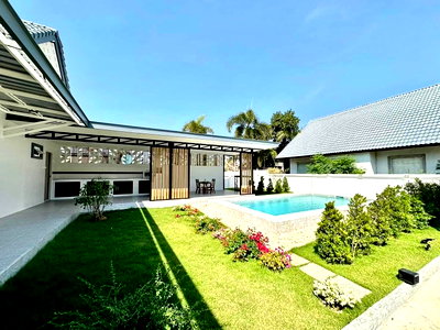 Houses for sale Chonburi : 5 Bedrooms House in Mabprachan for Sale